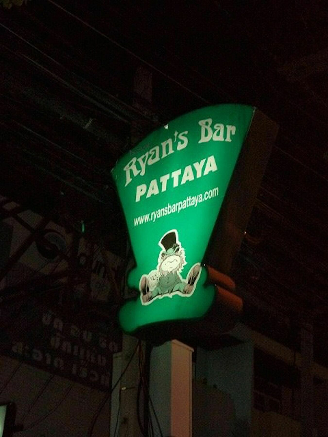 Ryan's Bar Hotel Pattaya Bagian luar foto