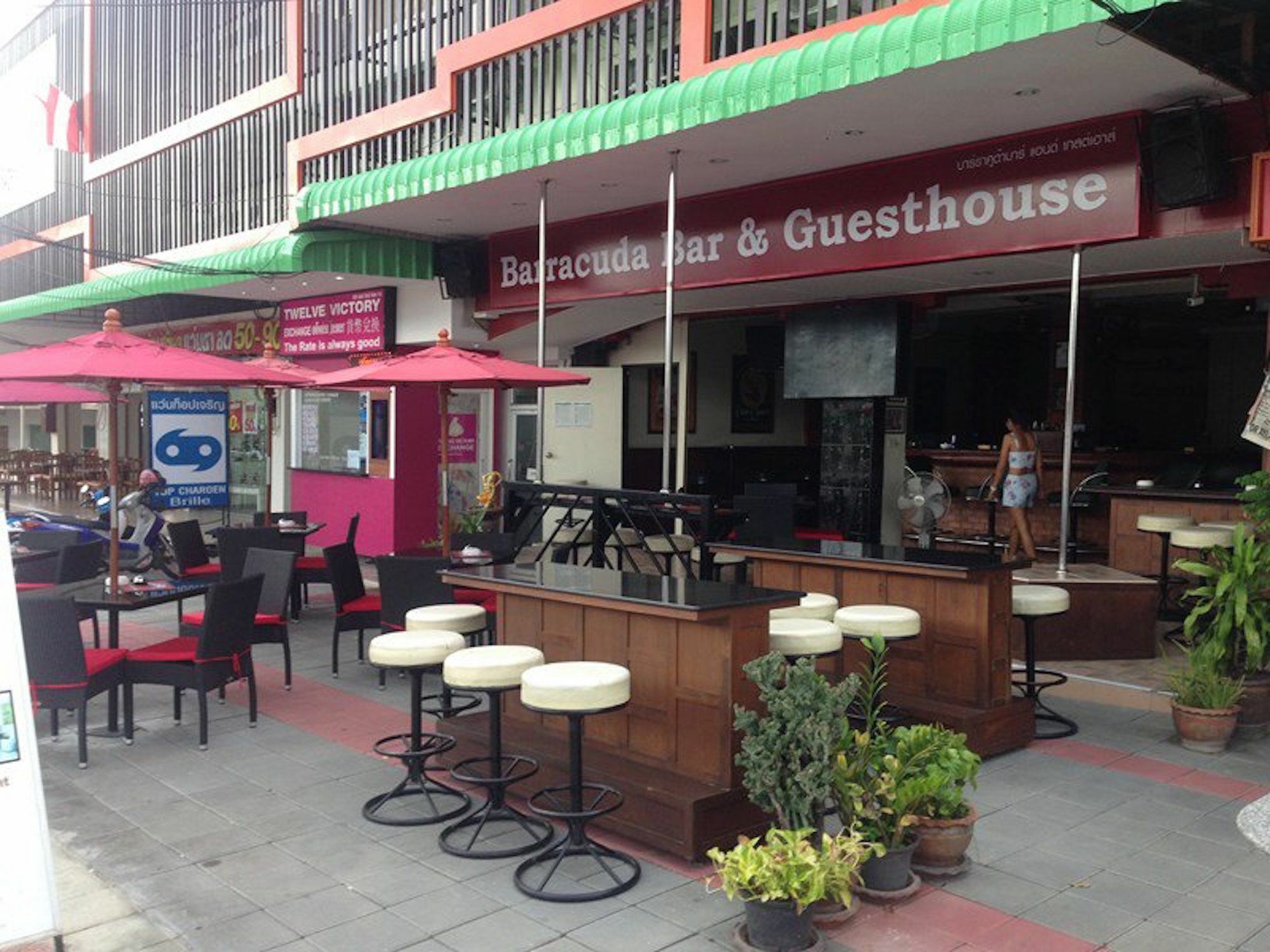 Ryan's Bar Hotel Pattaya Bagian luar foto